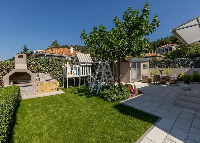 Villa Katess With Heated Pool